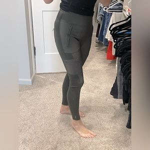 Athleta women’s olive green leggings